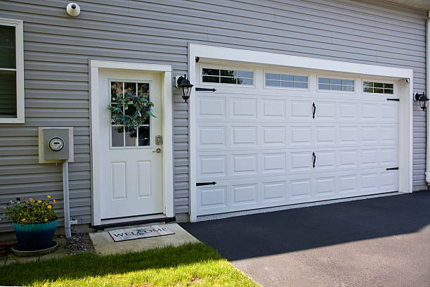 24/7 Emergency Garage Door Panel Replacement experts in Deming, NM